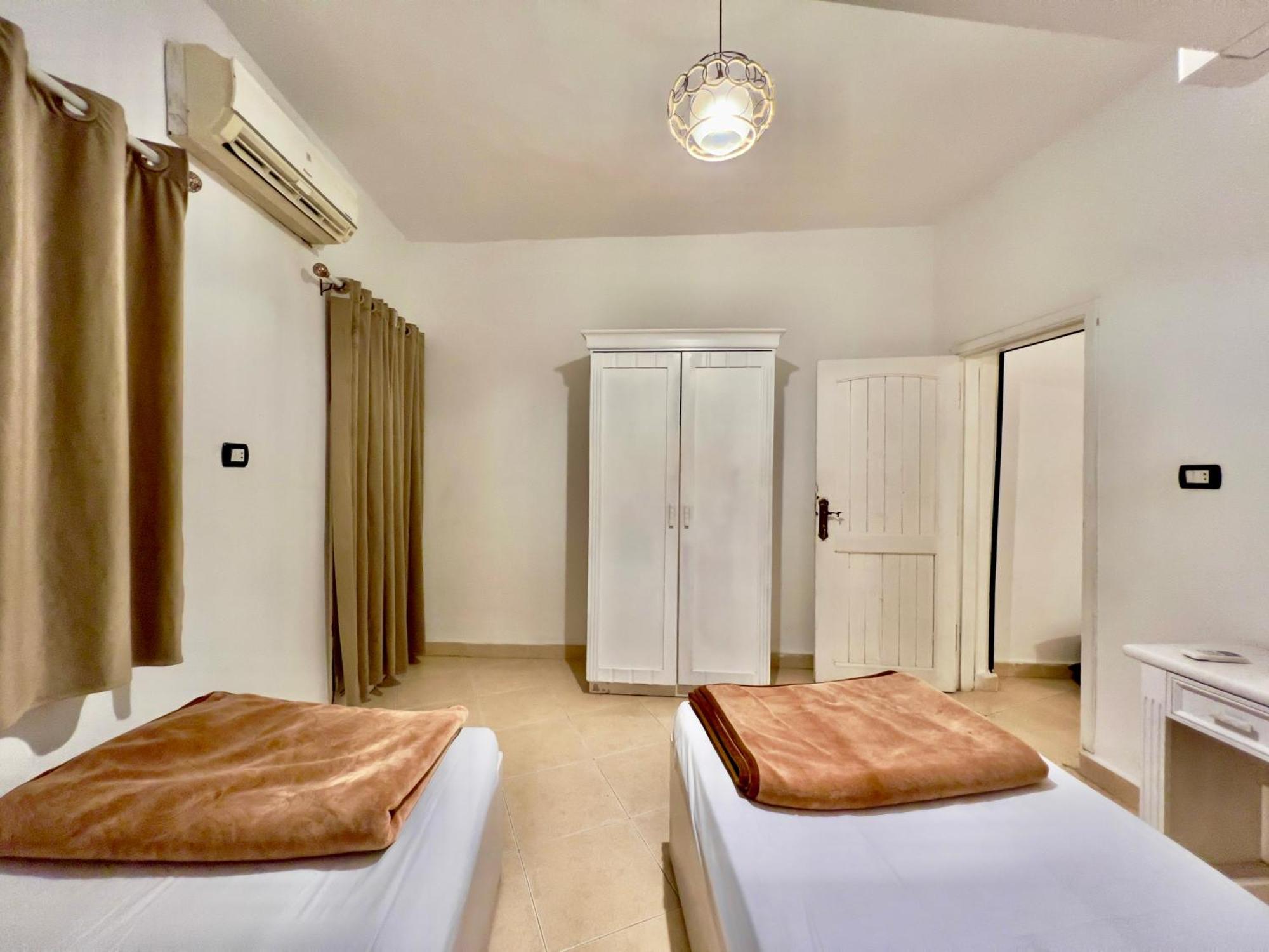 White House Daire Dahab